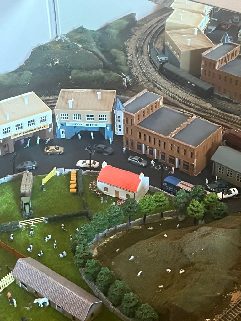 Hornby N gauge train layout 