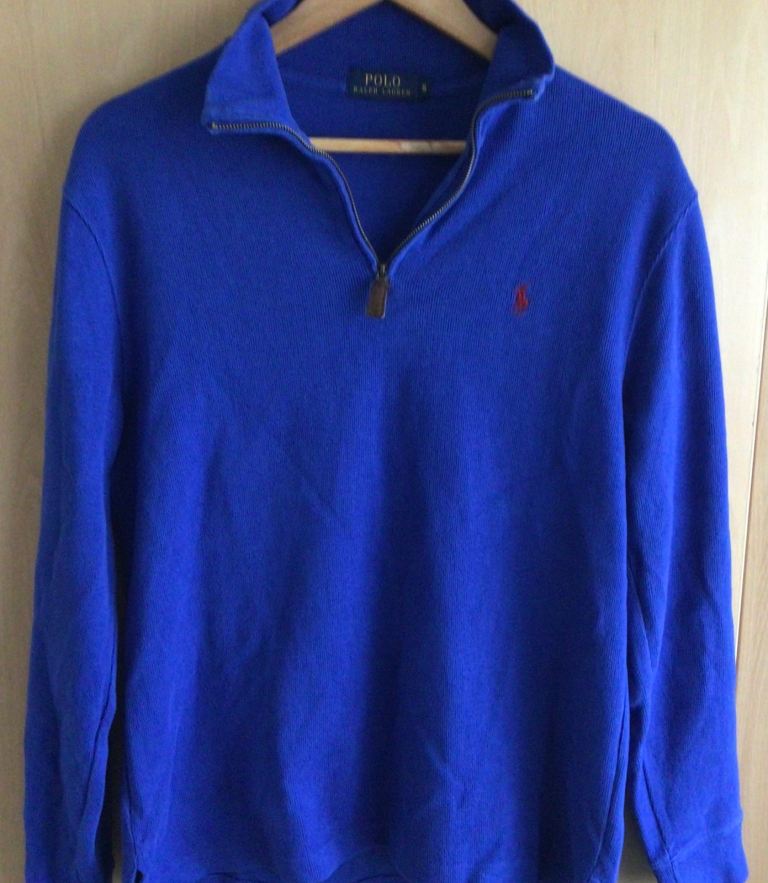 image for MENS SWEATER SIZE (S) ** STILL AVAILABLE **