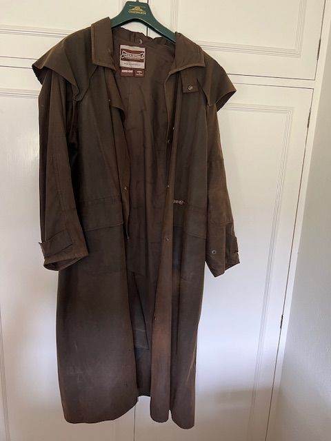GENUINE DRIZA- BONE RIDING COAT IN EXCELLENT CONDITION
