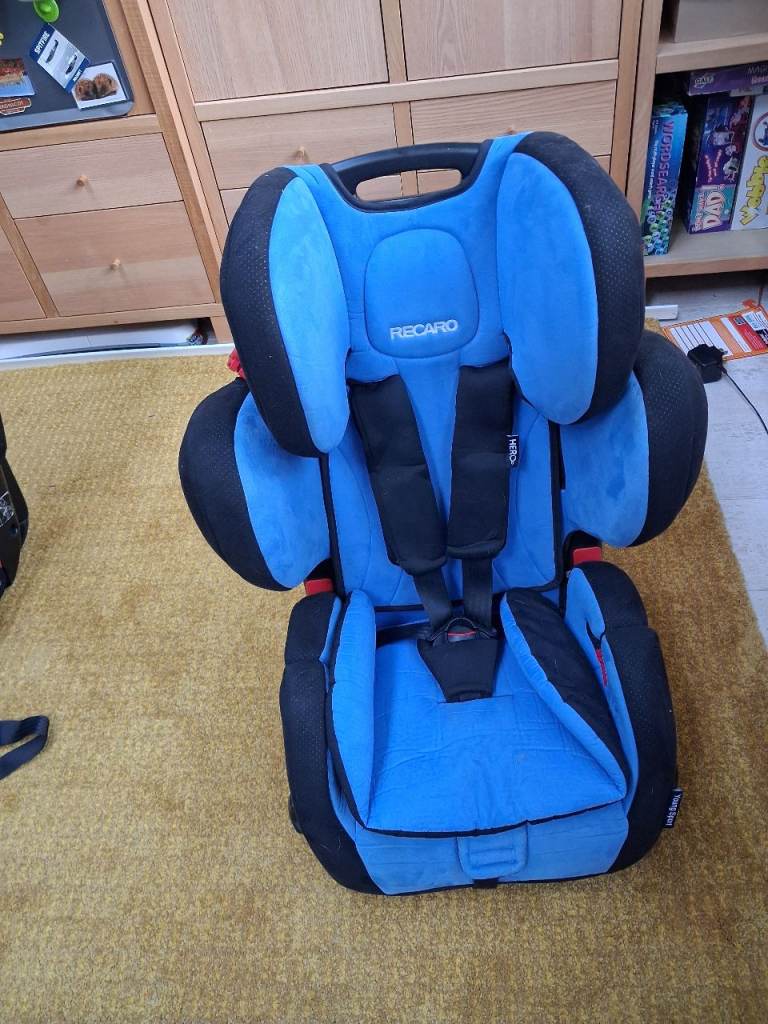 Recaro black and blue child's car seat 9 - 36Kg. Used and in Fair condition