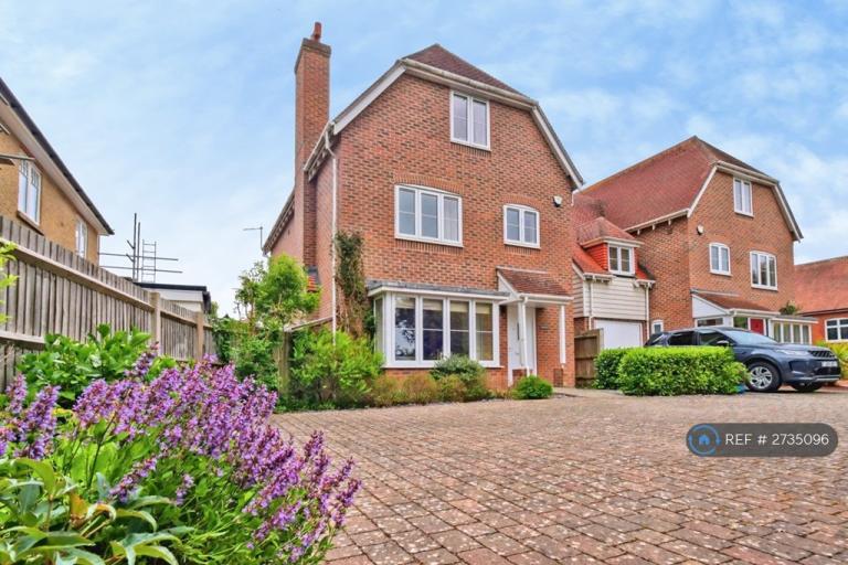4 bedroom house in Westover Road, Lymington, SO41 (4 bed) (#2735096)