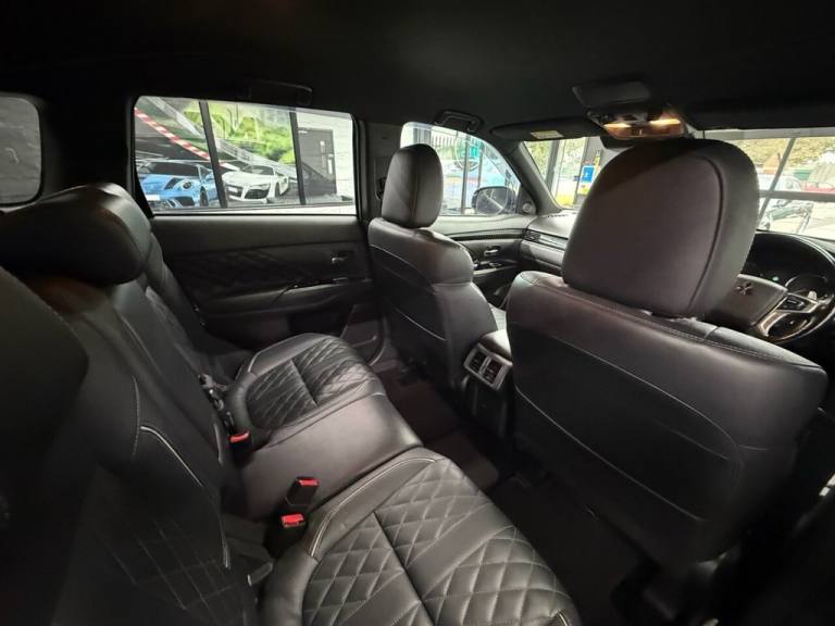 2020 Mitsubishi Outlander 2.4h TwinMotor 13.8kWh Exceed Safety SUV 5dr Petrol Plug-in Hybrid CVT ...