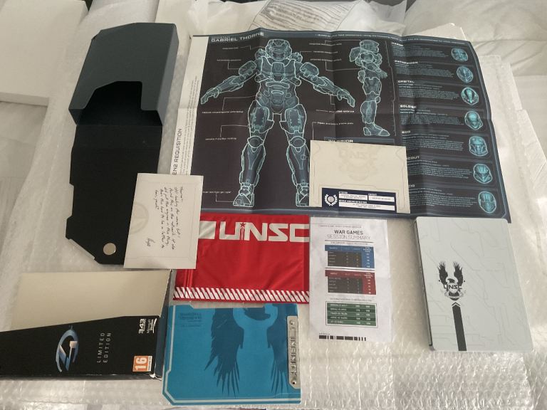 Xbox 360 Halo 4 L limited Edition Collector’s Edition - In Very Good Condition 