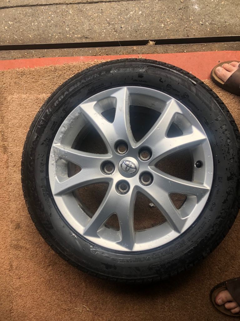Toyota Auris 16” alloy wheel with new tyre 
