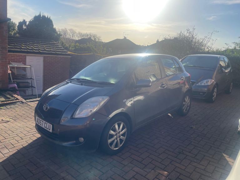 Toyota Yaris breaking for parts 