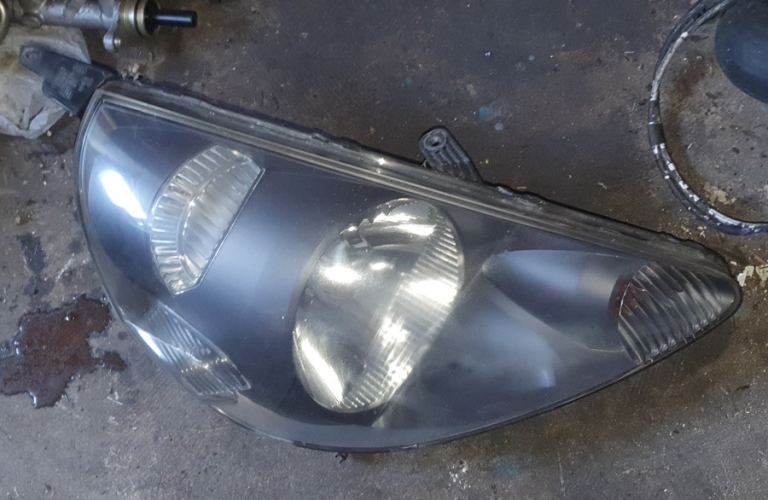 Honda Jazz Right Side Headlight 2004