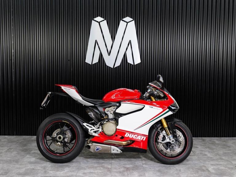2013 Ducati 1199 Panigale 1199 S Tricolore Super Sports Petrol Manual (184 ps)