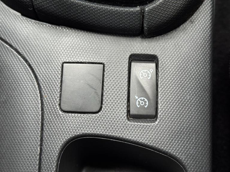 2014 Renault Clio 1.2 16V Dynamique MediaNav 5dr HATCHBACK PETROL Manual