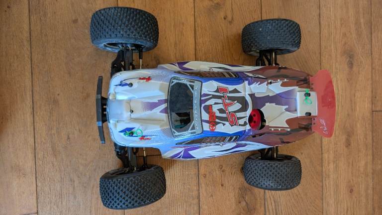 RC car Nitro Thunder Tiger