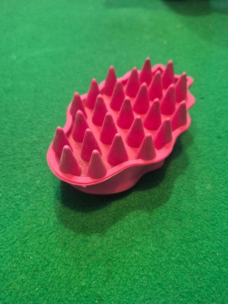 Kong Zoom Groom dog brush/massager