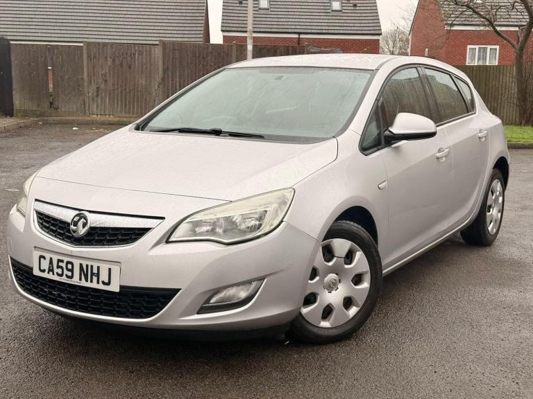 2010 Vauxhall Astra 1.4i 16V Exclusiv 5dr HATCHBACK PETROL Manual