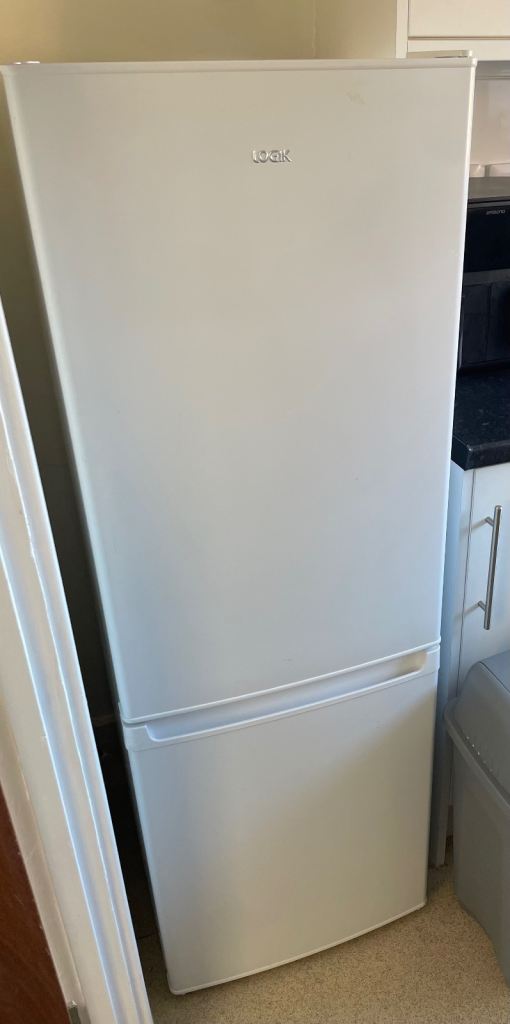 Beko Fridge Freezer – White, Good Condition