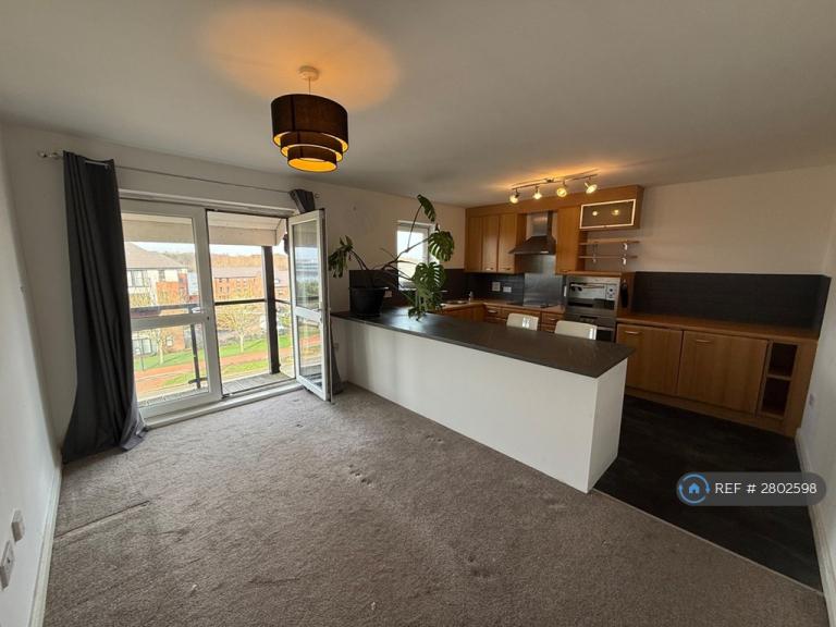 2 bedroom flat in Lakeside Boulevard, Doncaster, DN4 (2 bed) (#2802598)