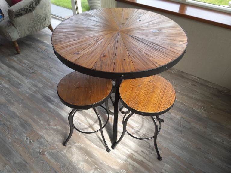 image for Round rustic table and  4 stools 