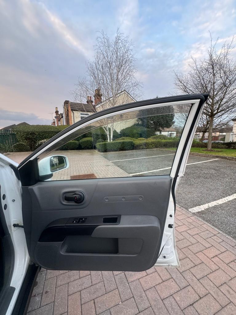 2025 Nissan AD Estate  PETROL Manual