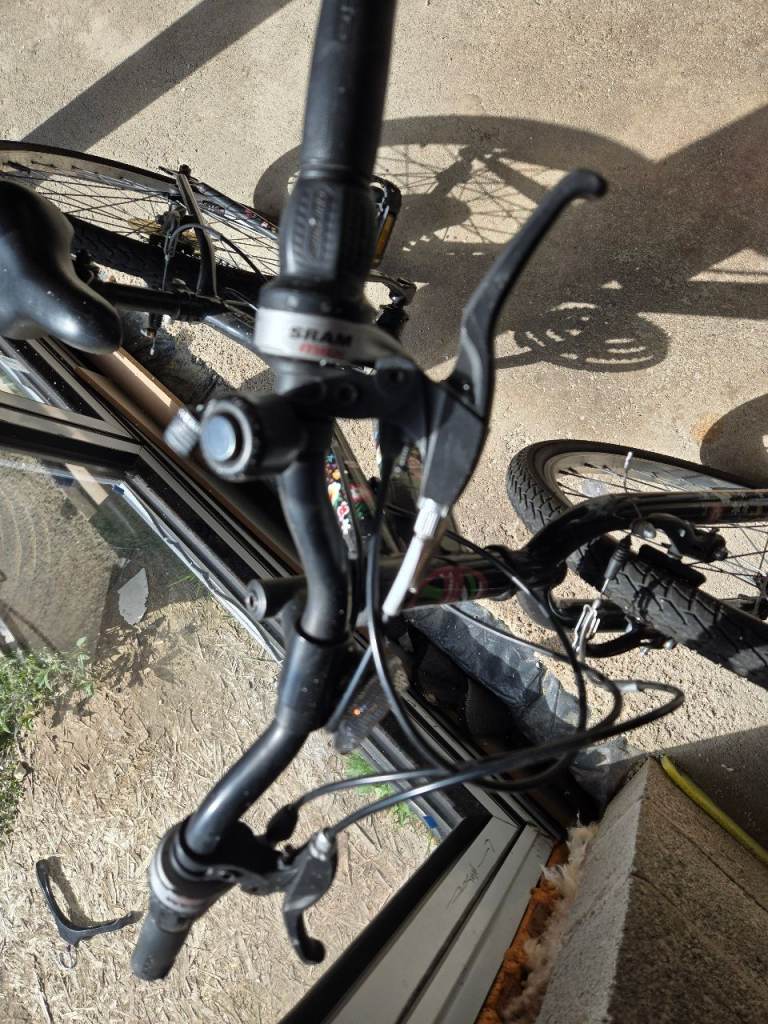 Kinx Hybrid Bike - Black, Good Condition, Ready to Ride