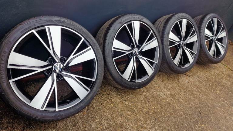 Genuine Volkswagen Golf Bakersfield 18" Alloy Wheels GTI GTD GTE Caddy R