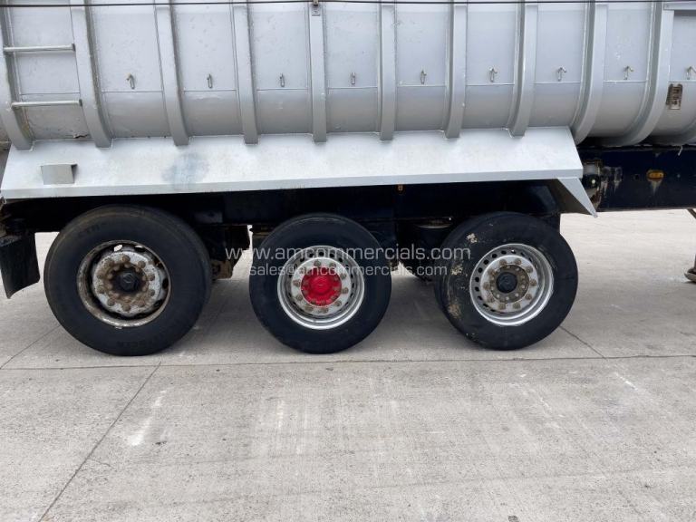 FRUEHAUF BULK TIPPING TRAILER 