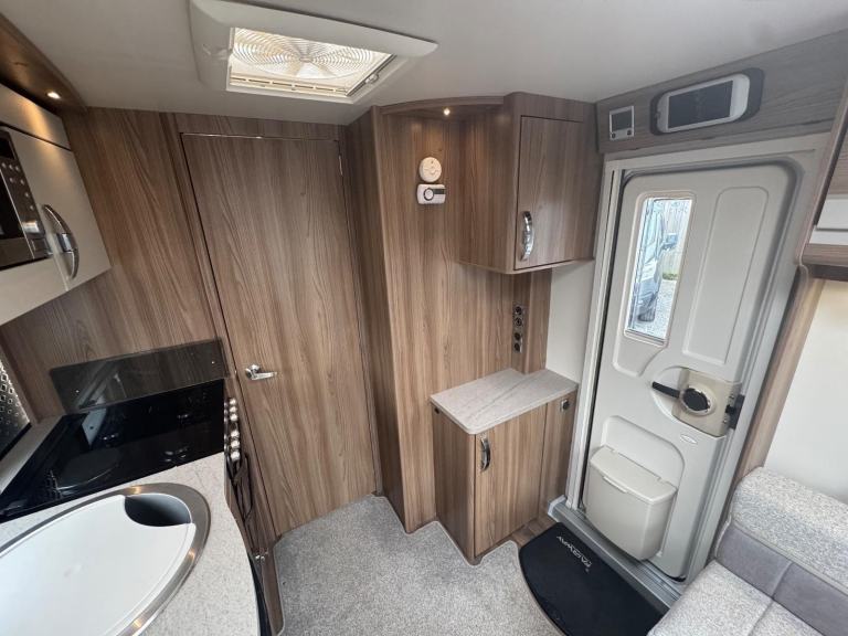 Swift Fairway Platinum 560 / 4 2021