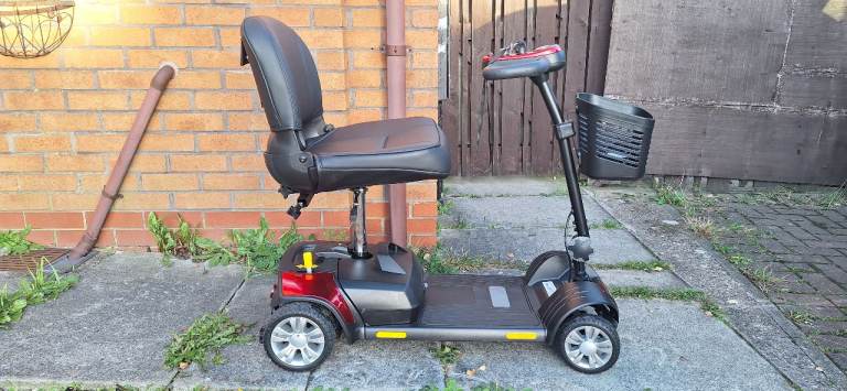 MOBILITY SCOOTER EXCELLENT CONDITION £250