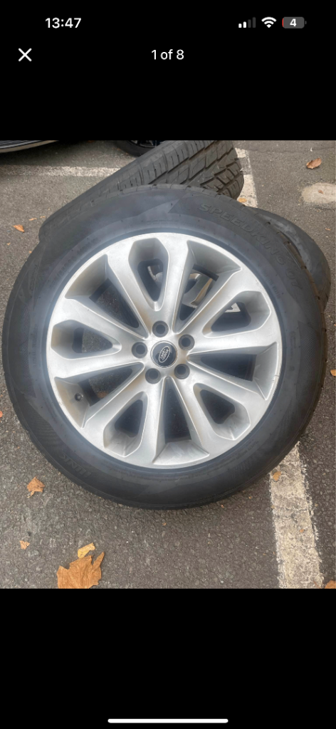 Range rover /land rover tires in excellent condition 