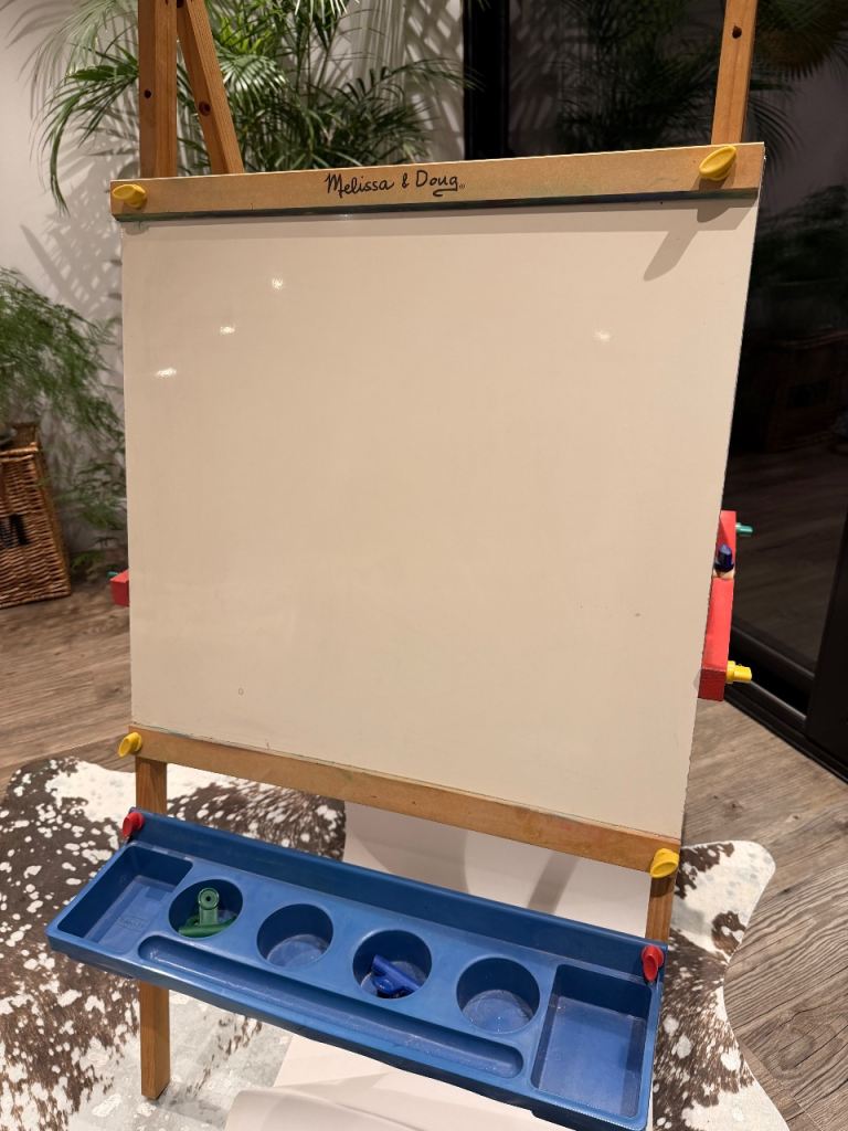 Melissa & Doug Deluxe Standing Art Easel/Drawing board/Painting board