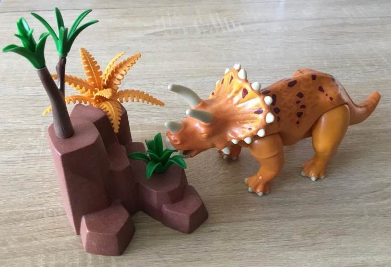 Playmobil  DINOSAUR - TRICERATOPS