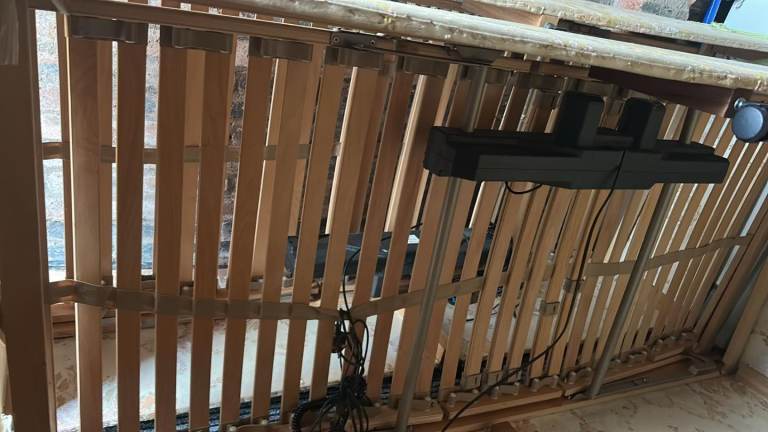 FREE 2x electric beds 