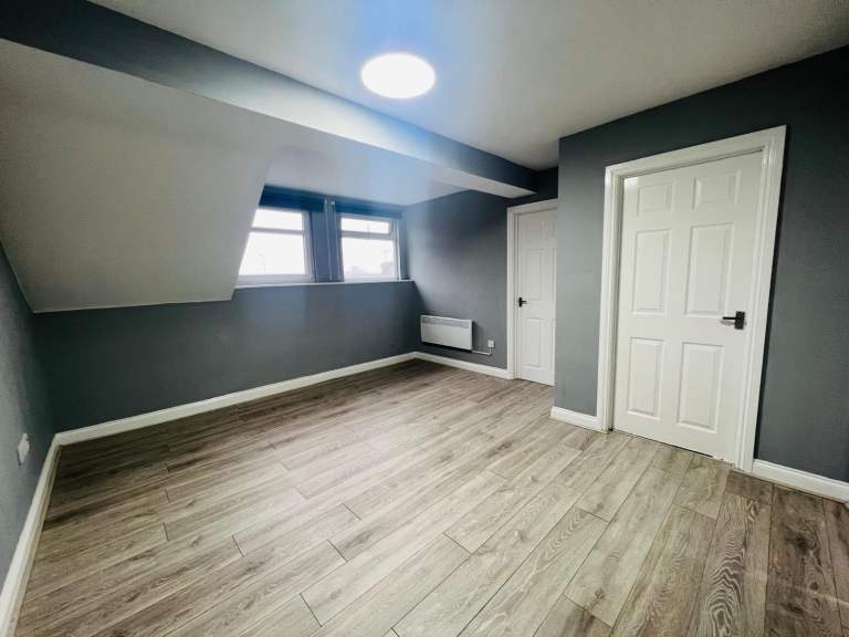 Refurbished 2 bed in Rainham Kent ME8