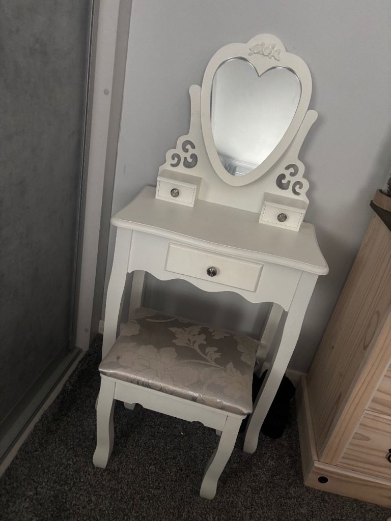 Dressing table & stool