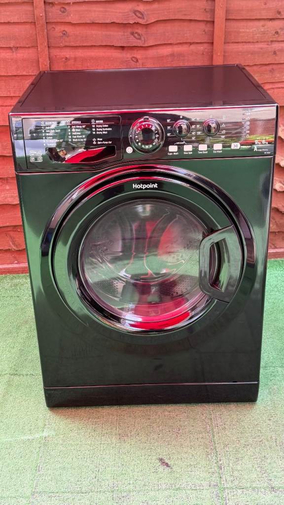 Hotpoint 9kg - 6kg Washer Dryer. 1400rpm. Spotless. Delivery possible.