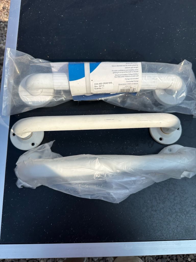  Plastic Grab Bar