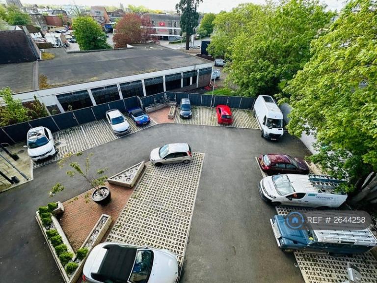 2 bedroom flat in Sudbury, Sudbury, CO10 (2 bed) (#2644258)