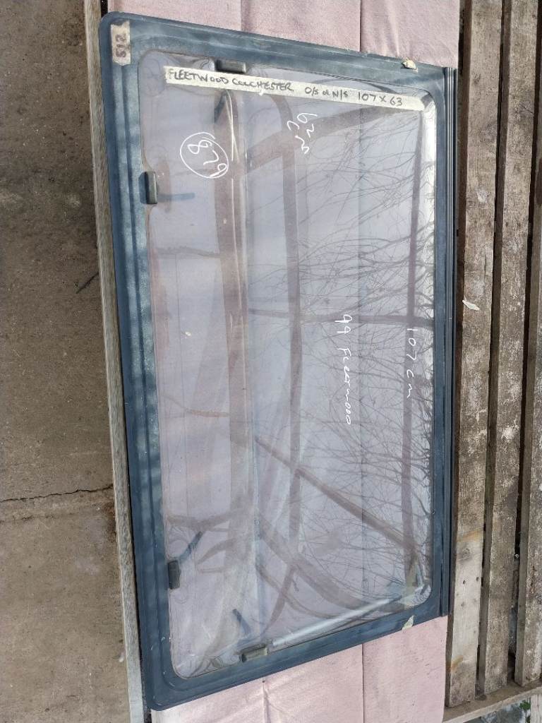 99 Fleetwood caravan side window 107 x 62cm
