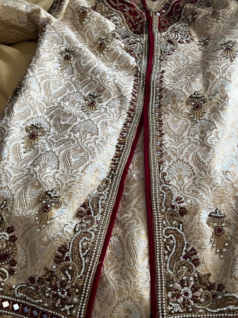 Men’s wedding clothes 