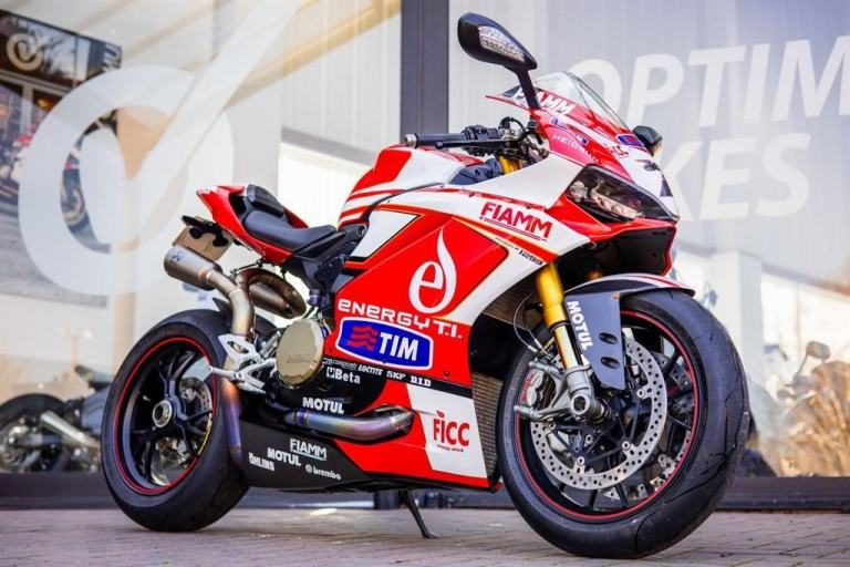 Ducati 1299 Panigale 1299 S ! AKRO SYSTEM ! SUPER LOW MILES ! STUNNING