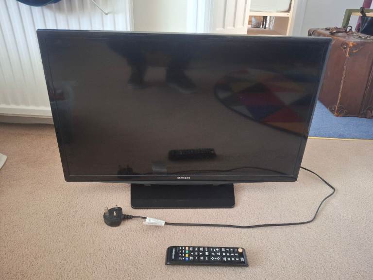 Samsung 28" HD ready TV with built in Freeview