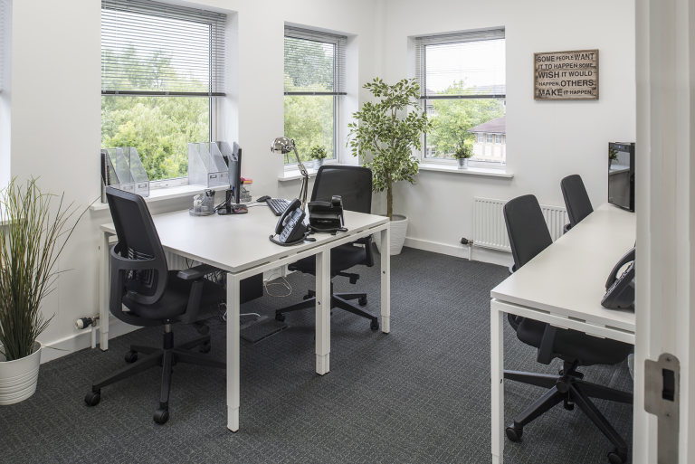 Bristol - BS324QW \ Private Office for Teams of 3