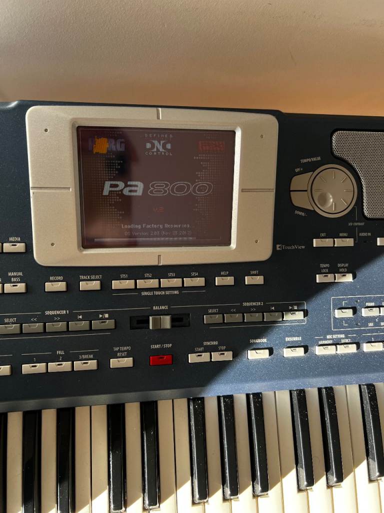 Korg PA800- like new