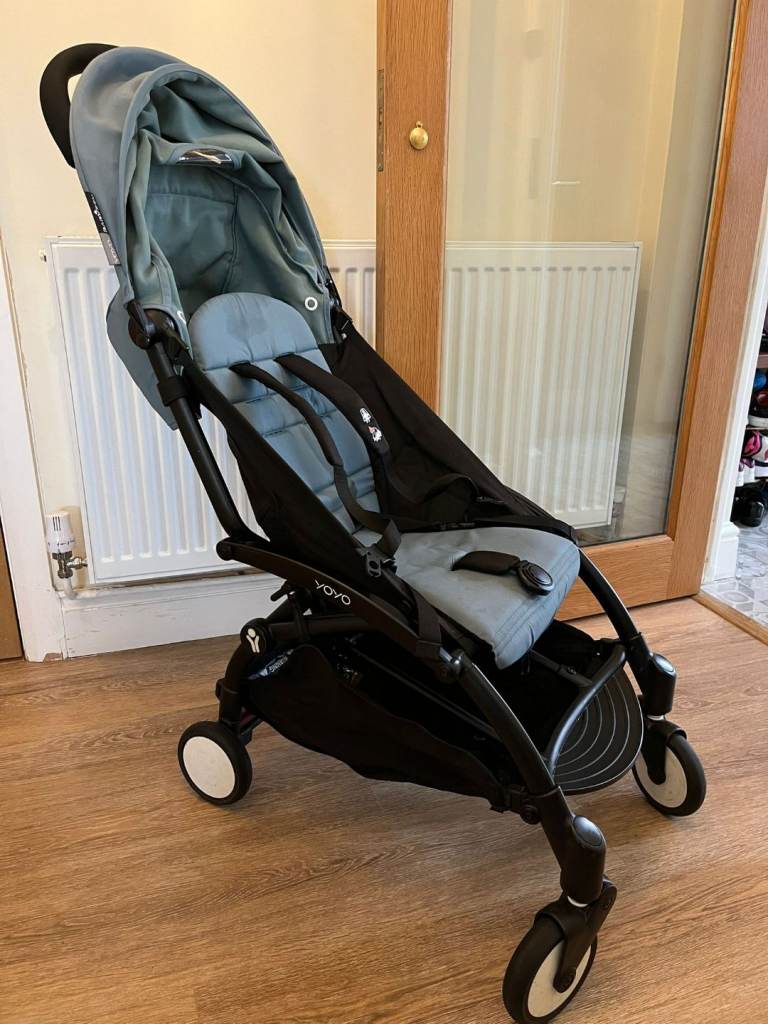 Green Babyzen with John Lewis Footmuff