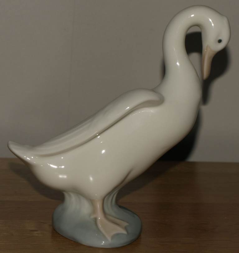 Vintage Nao by Lladro Duckling with Peak on Chest (242) Boxed