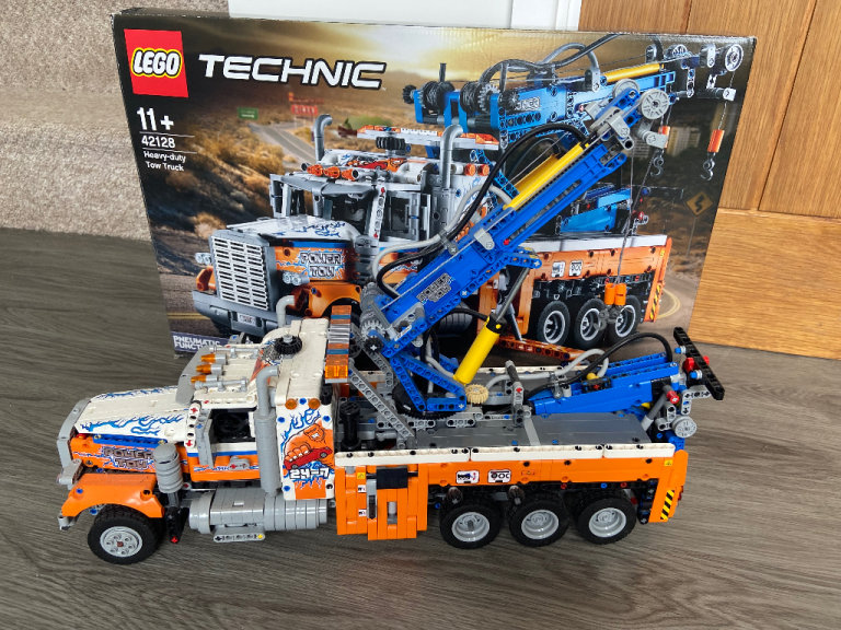 Lego techic heavy duty tow truck 