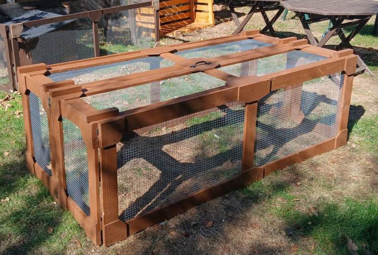 Fully folding rabbit run 