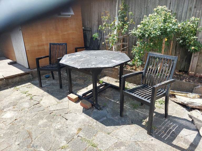 Free Garden Table wooden octagonal with 3 chairs