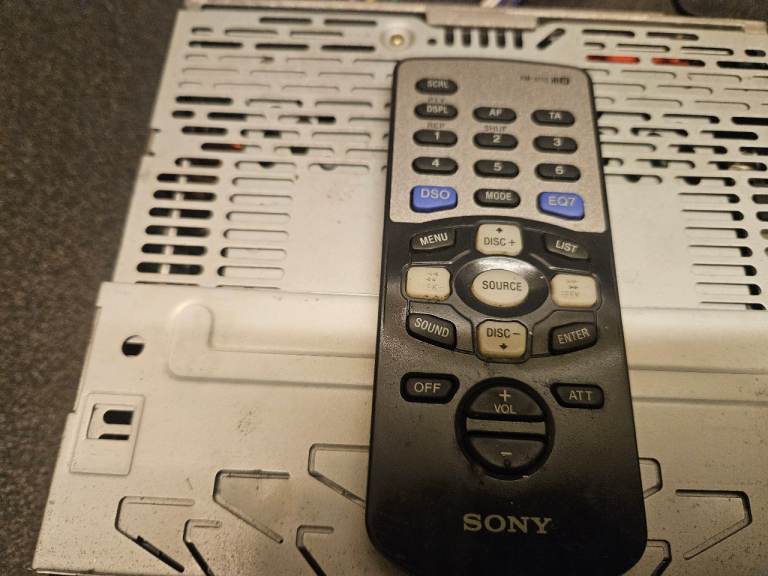 Sony cd player with remote fully working with pre amp connections