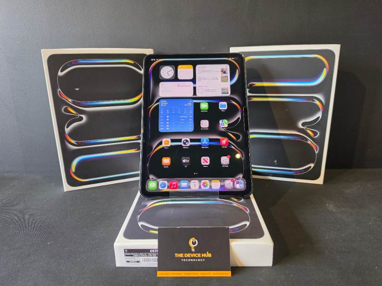 M4 Apple IPad Pro 11" Wifi & Cellular (5G) - Fully Boxed - Pretty Much New - Low Battery Cycles 