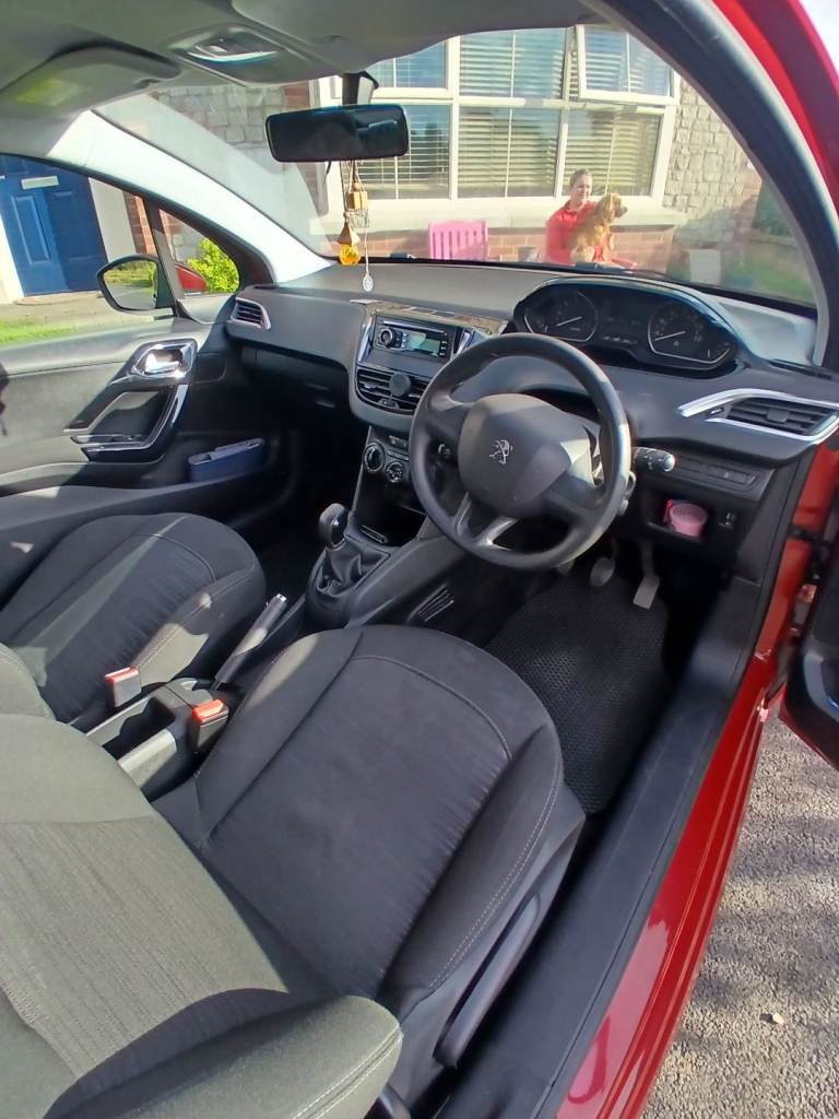 Peugeot, 208, Hatchback, 2016, Manual, 999 (cc), 3 doors