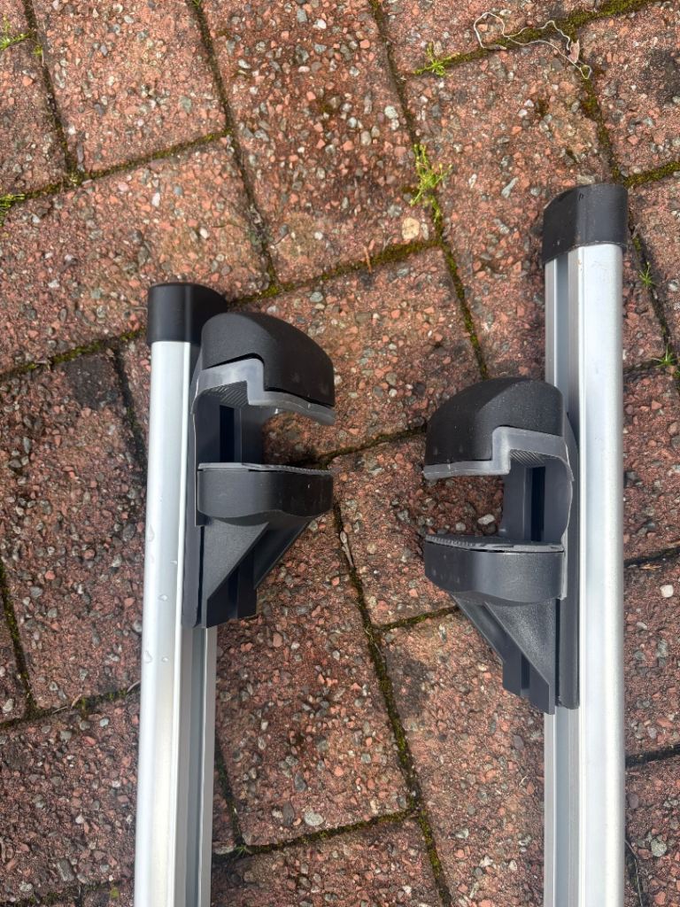 Car roof bars