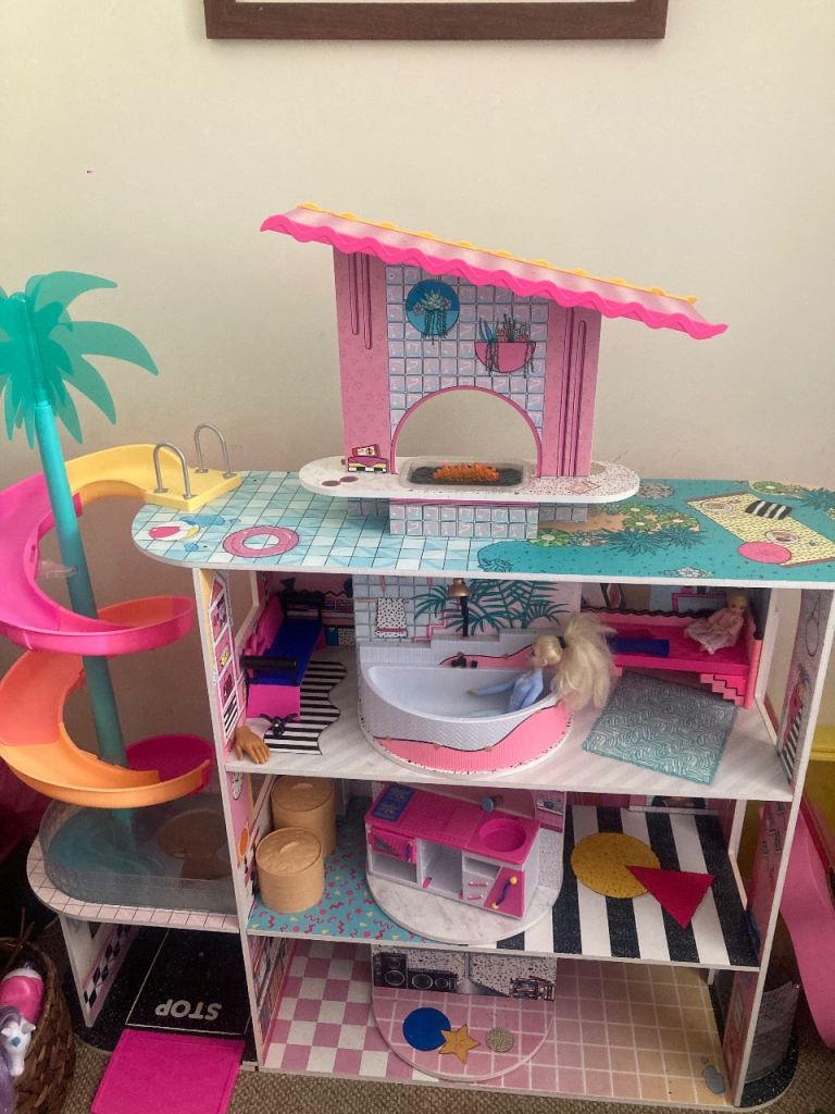 LOL dollhouse 