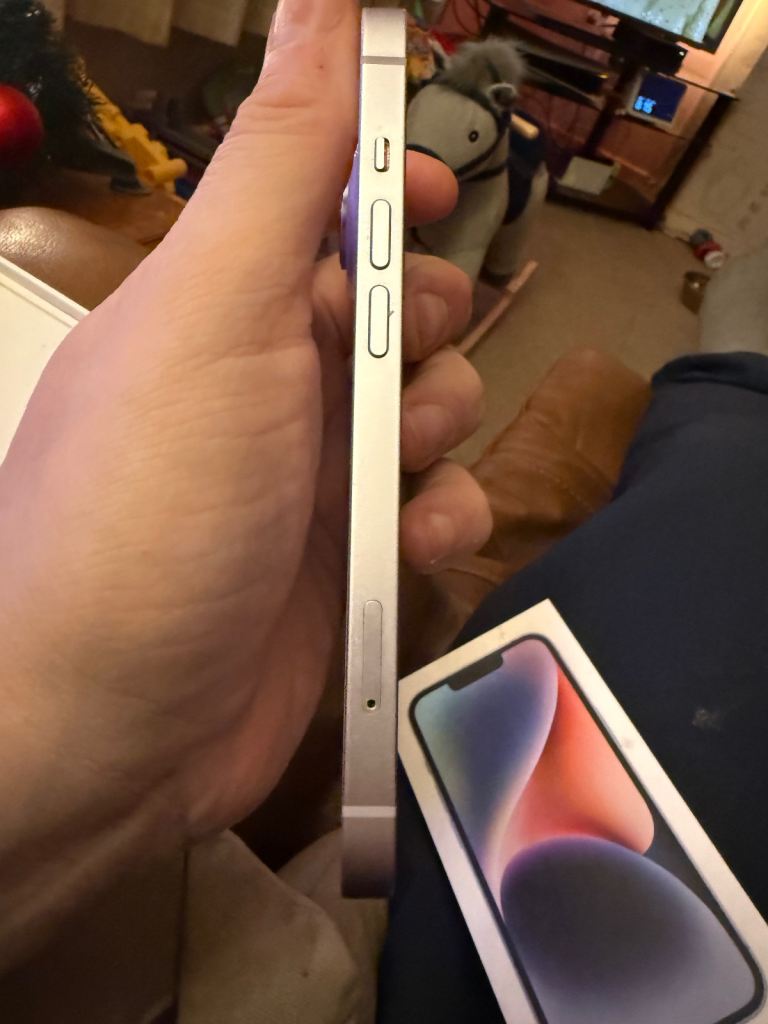 Apple I phone 14 as new boxed all networks and Apple Watch plus seealed box dr Dre beats all £440